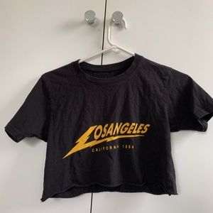 brandy melville ‘los angeles’ tee cropped